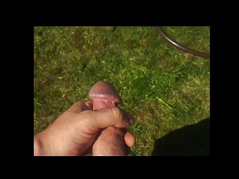 ❤️ گرم hottie پنهنجي گلابي pussy fucked حاصل ڪري ۽ هڪ اونهاري جي باغ ۾ squirt سان cums ❌ ❤